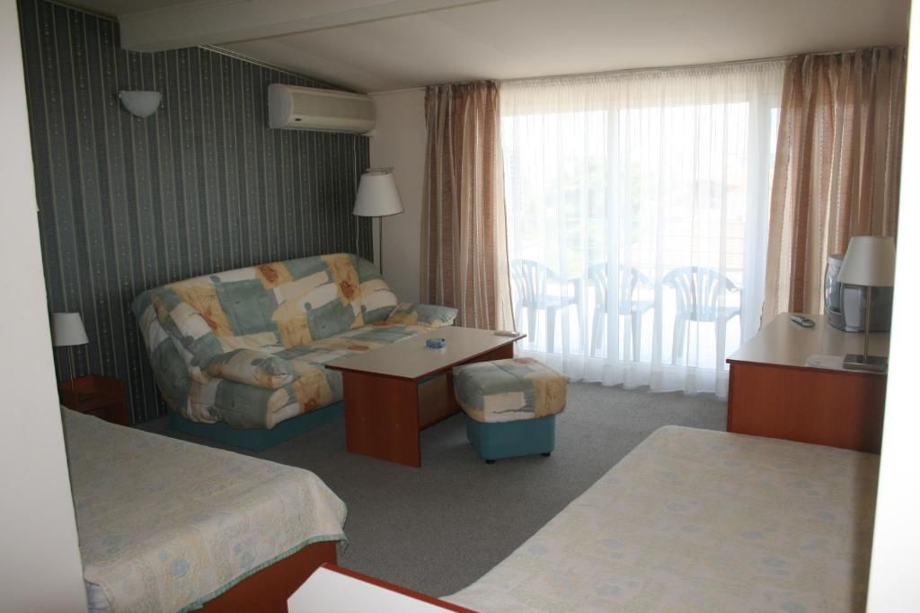 Отель Mirana Family Hotel Бургас-49
