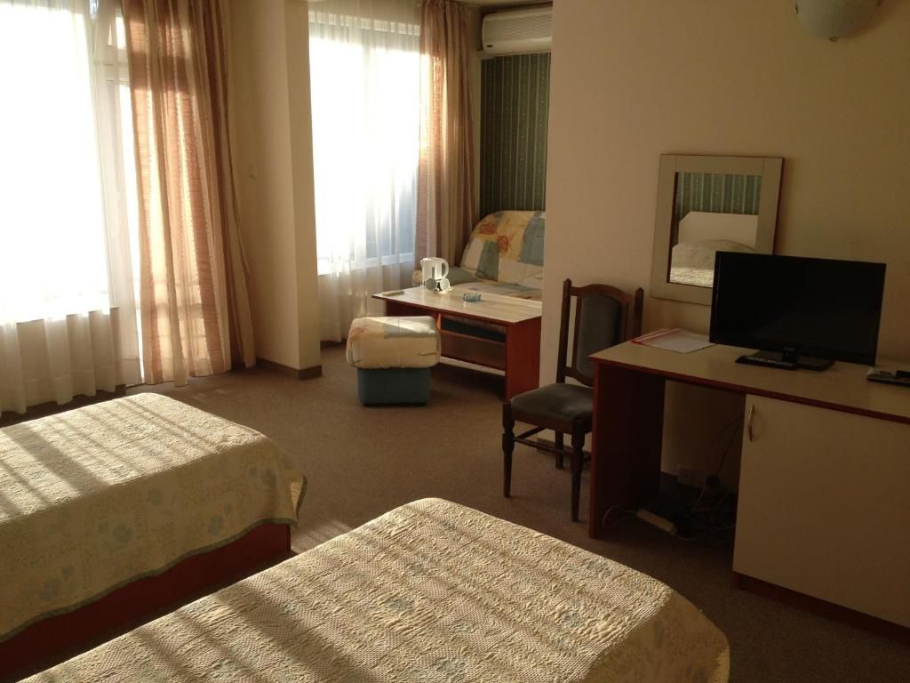 Отель Mirana Family Hotel Бургас-53