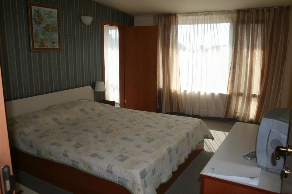 Отель Mirana Family Hotel Бургас-63