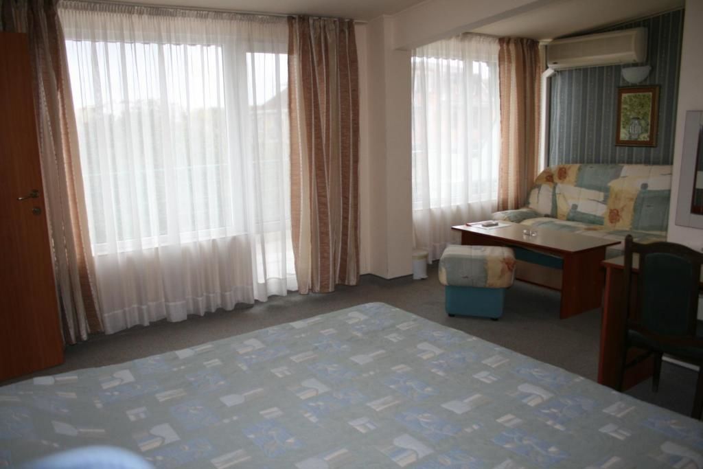 Отель Mirana Family Hotel Бургас-65